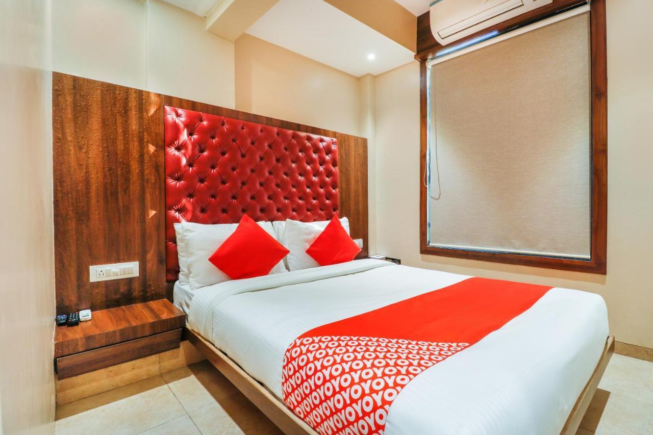 Oyo 70475 Hotel Sea Breeze 뭄바이 외부 사진