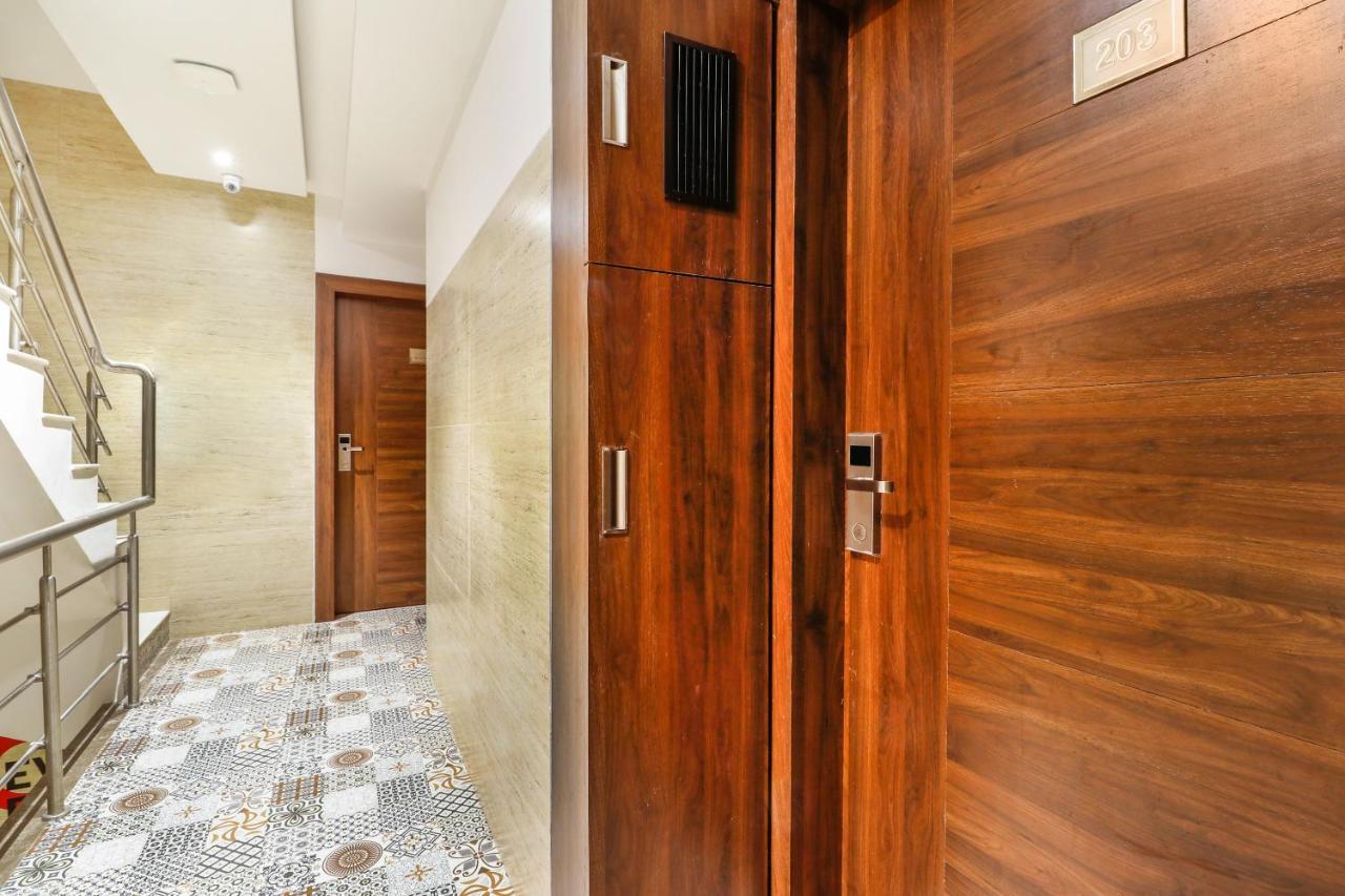 Oyo 70475 Hotel Sea Breeze 뭄바이 외부 사진