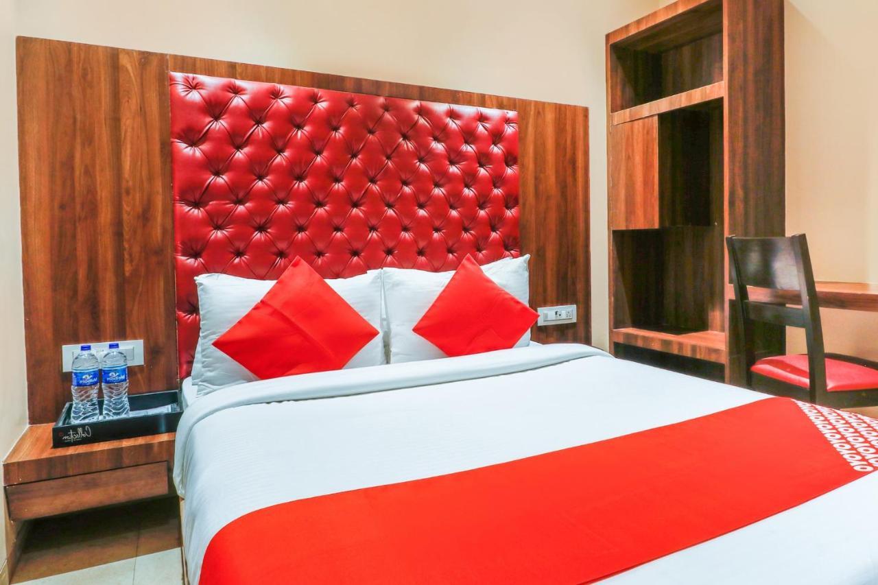 Oyo 70475 Hotel Sea Breeze 뭄바이 외부 사진