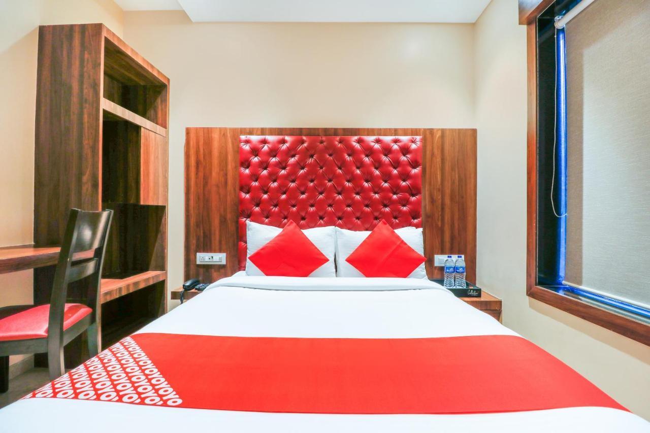 Oyo 70475 Hotel Sea Breeze 뭄바이 외부 사진