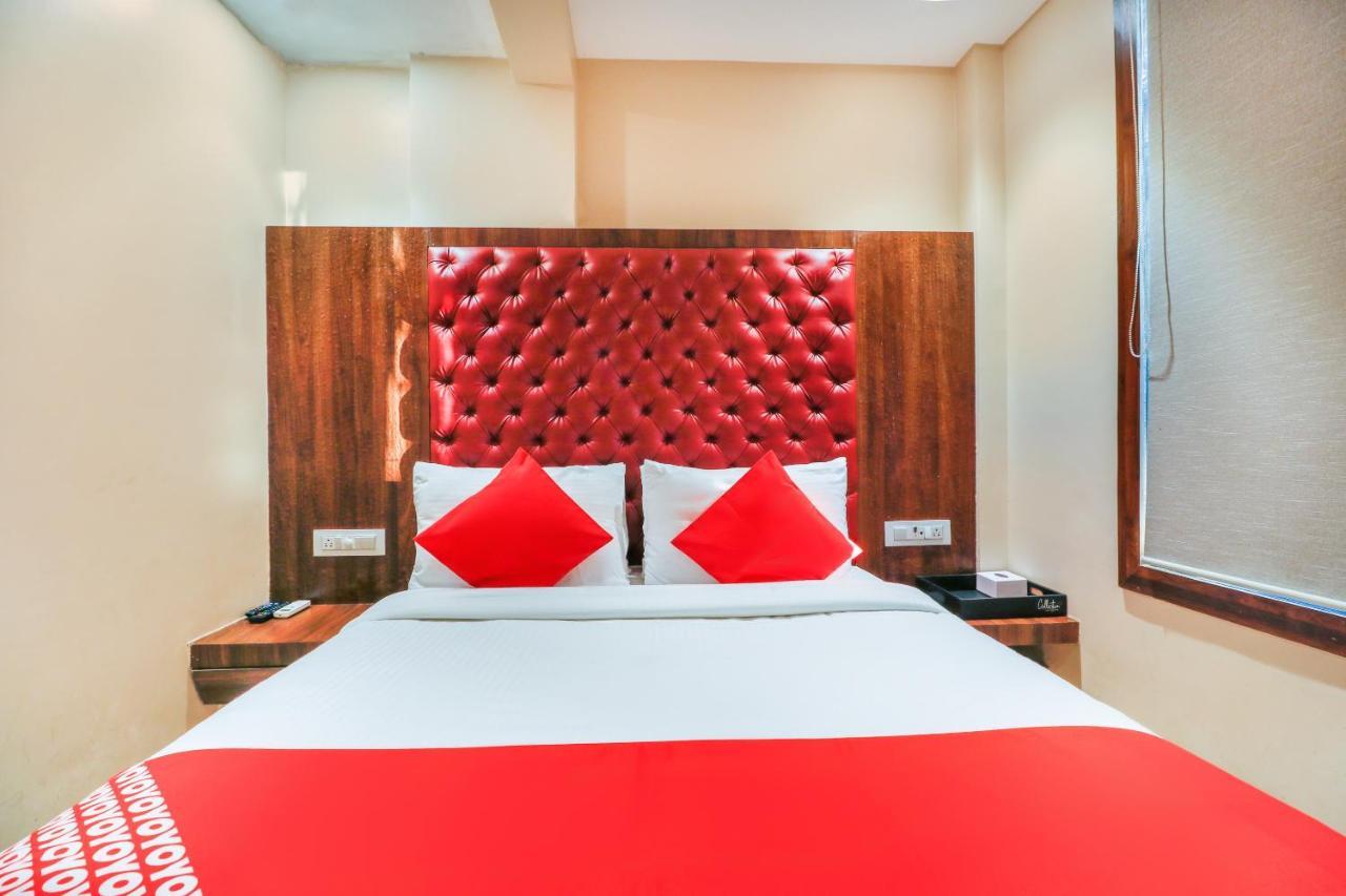Oyo 70475 Hotel Sea Breeze 뭄바이 외부 사진