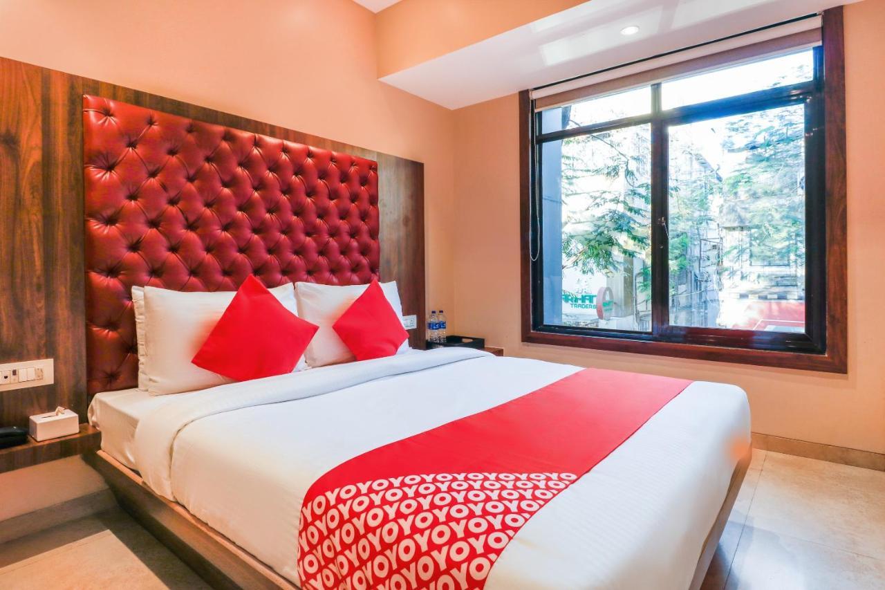 Oyo 70475 Hotel Sea Breeze 뭄바이 외부 사진
